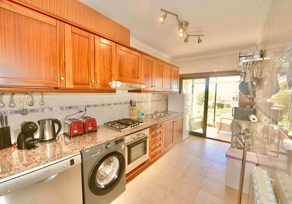Kitchen In Bay Apartment Holiday Rentals In Sao Martinho Do Porto Silver Coast Portugal