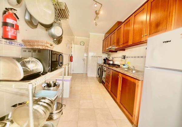Fully Equipped Kitchen In Bay Apartment Holiday Rentals In Sao Martinho Do Porto Silver Coast Portugal