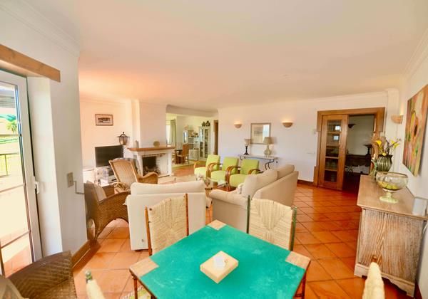 Spacious Living Area In Holiday Rental Apartment Cereja In Sao Martinho Do Porto Silver Coast Portugal
