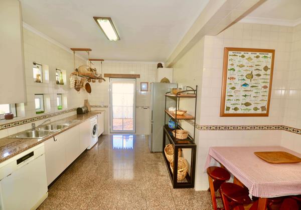 Spacious Kitchen In Holiday Rental Apartment Cereja In Sao Martinho Do Porto Silver Coast Portugal