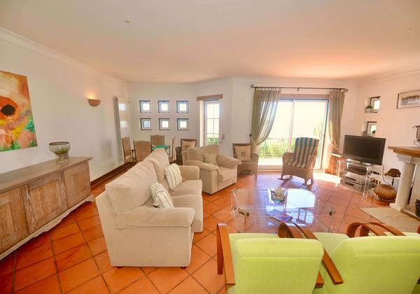 Comfortable Lounge In Holiday Rental Apartment Cereja In Sao Martinho Do Porto Silver Coast Portugal