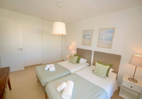 Villa Cove Twin Bedroom Vilamoura