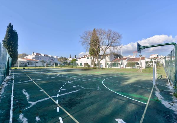 Villa Cove Communal Football And Basket Ball Pitch Vilamoura