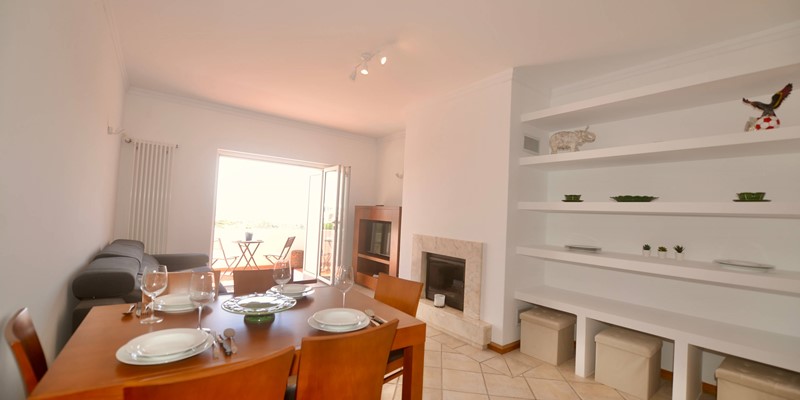 Living And Dining Area Of Apartment Catamaran Holiday Home In Sao Martinho Do Porto Portugal