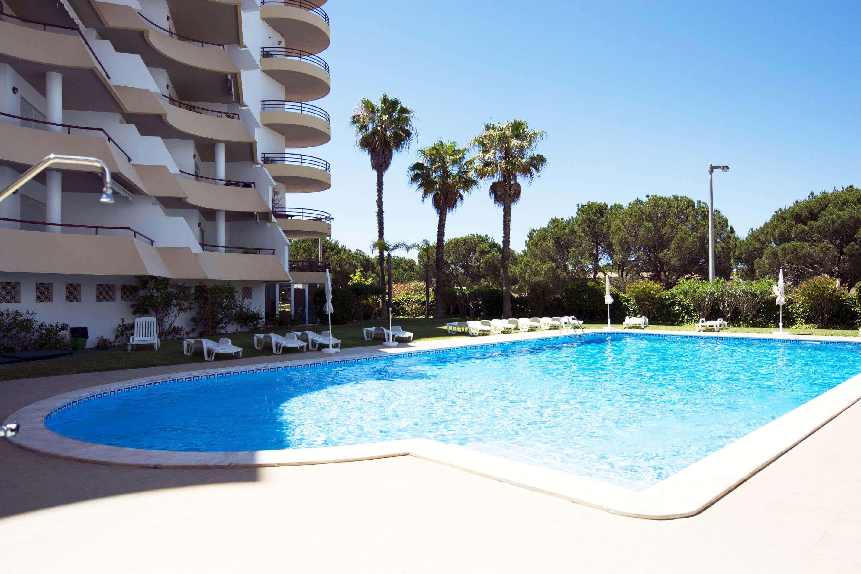 Sundeck - Apartamento T2 em Vilamoura com piscina, acomoda 5 pessoas.