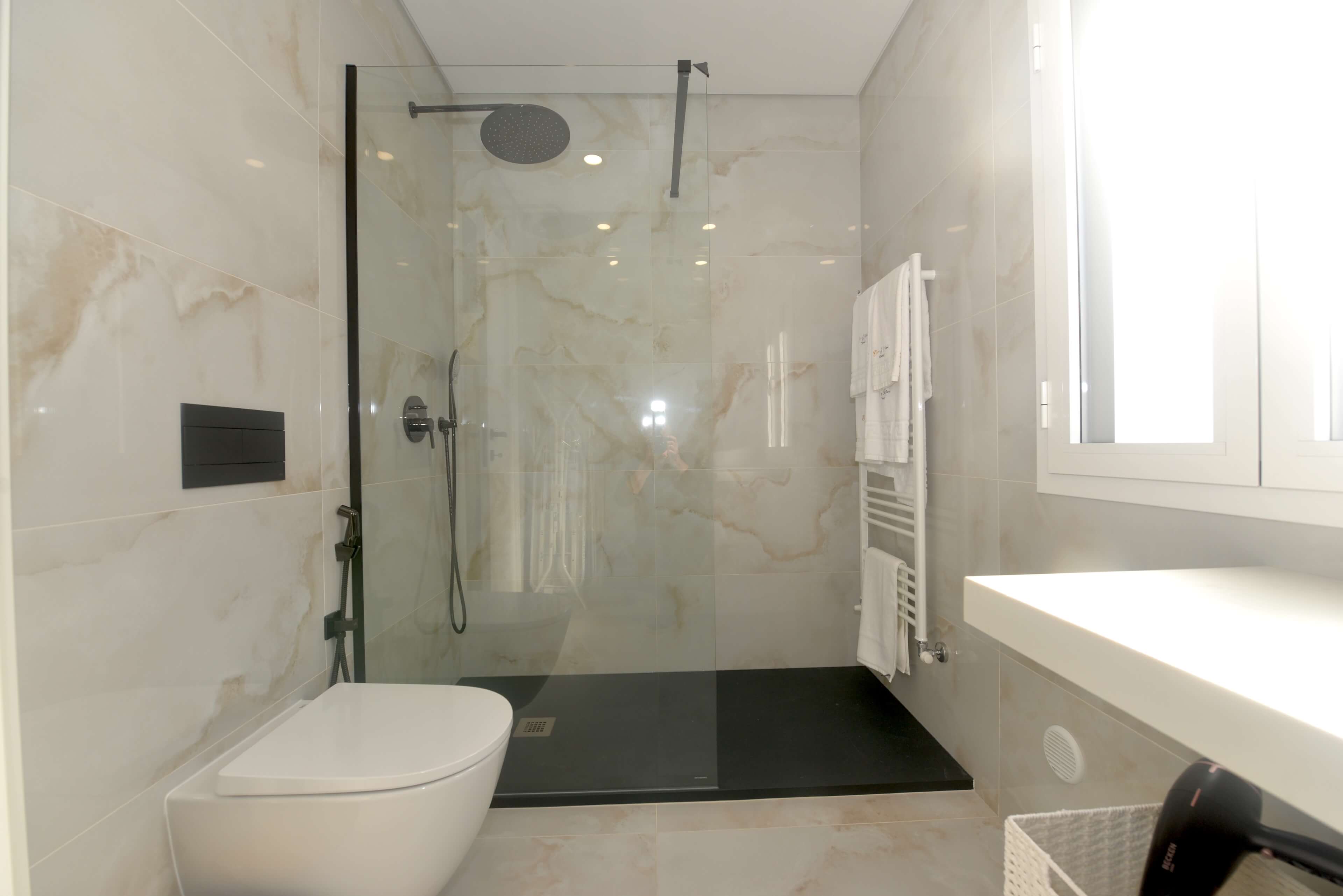 Oro & Nero: Arte Home