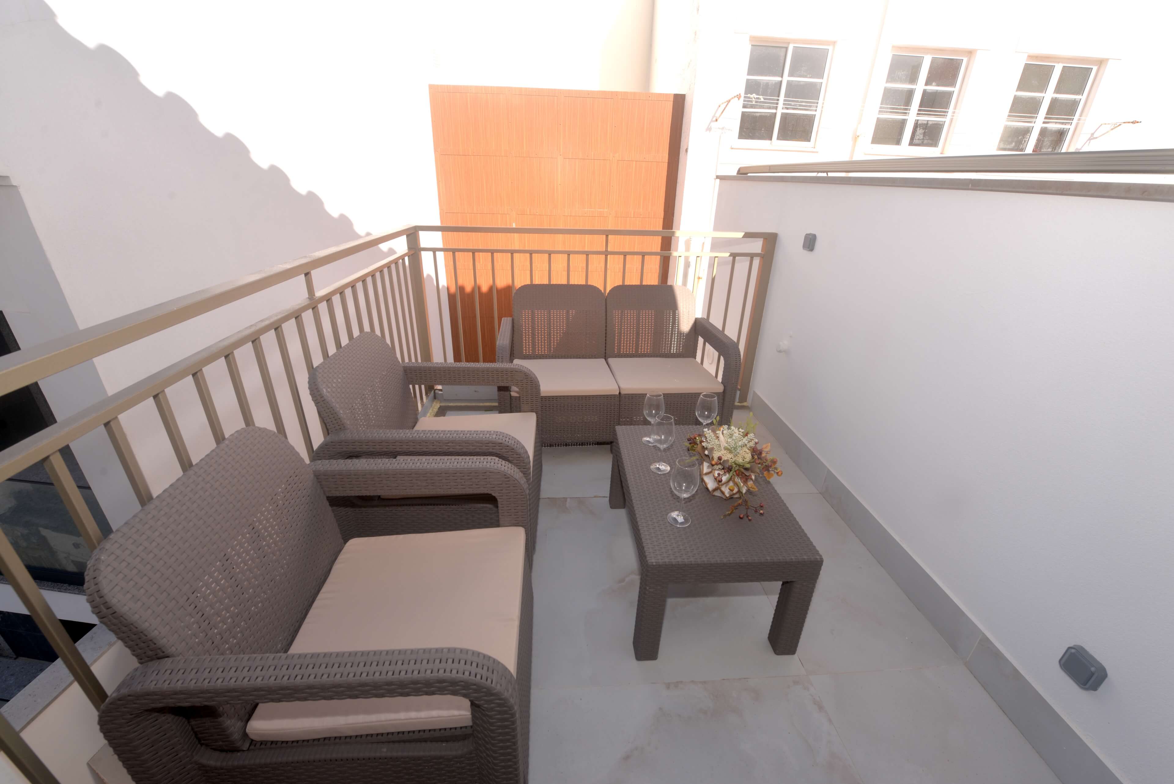 Oro & Nero: Encantos Home