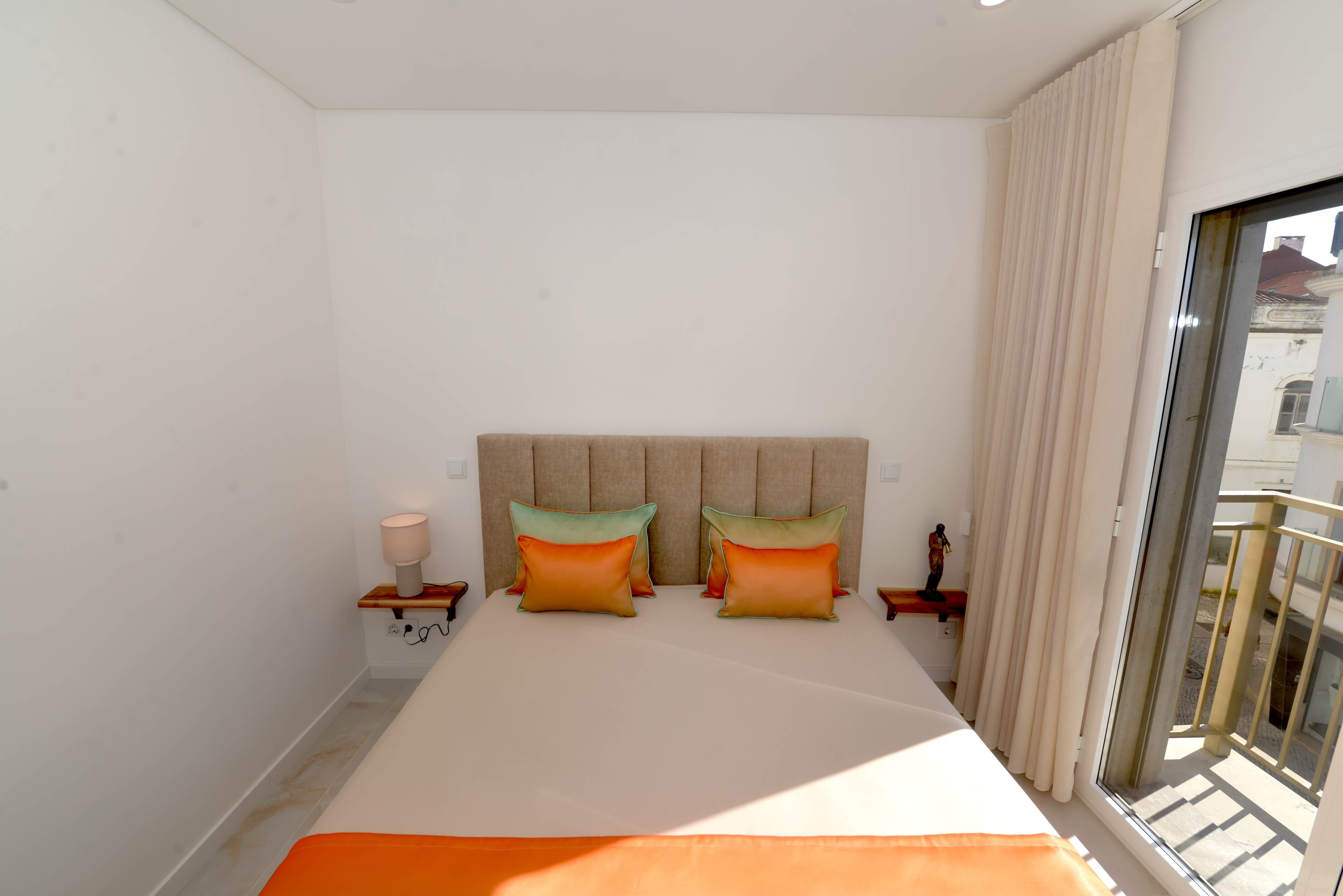 Oro & Nero: Encantos Home