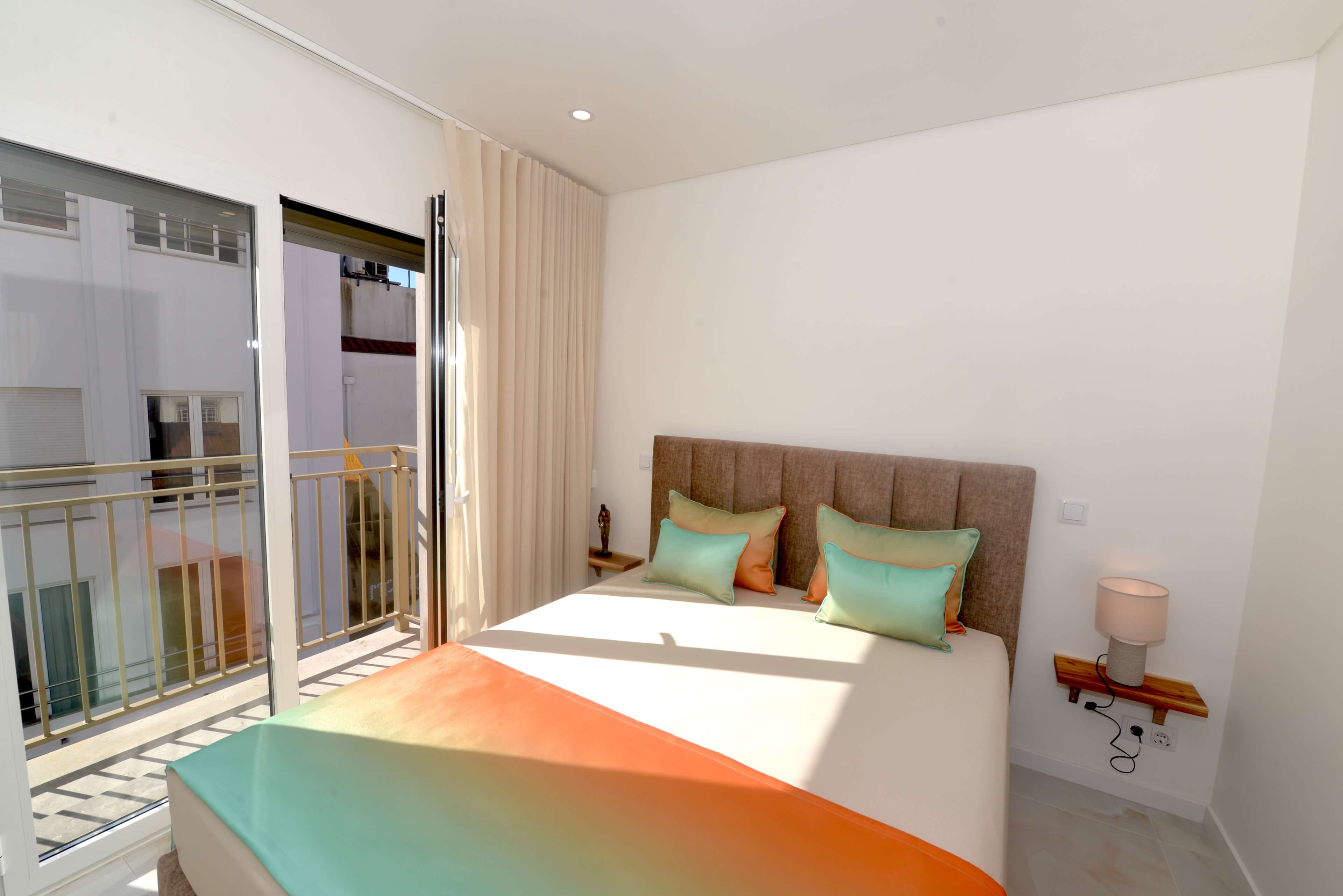 Oro & Nero: Encantos Home