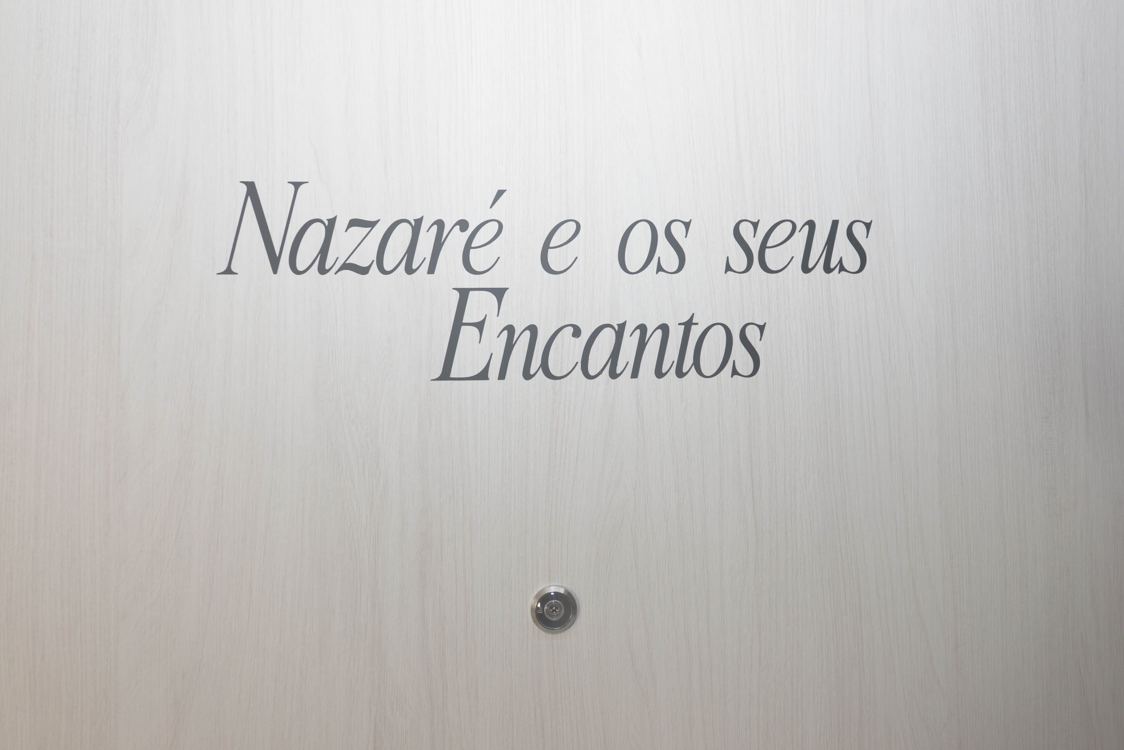 Oro & Nero: Encantos Home