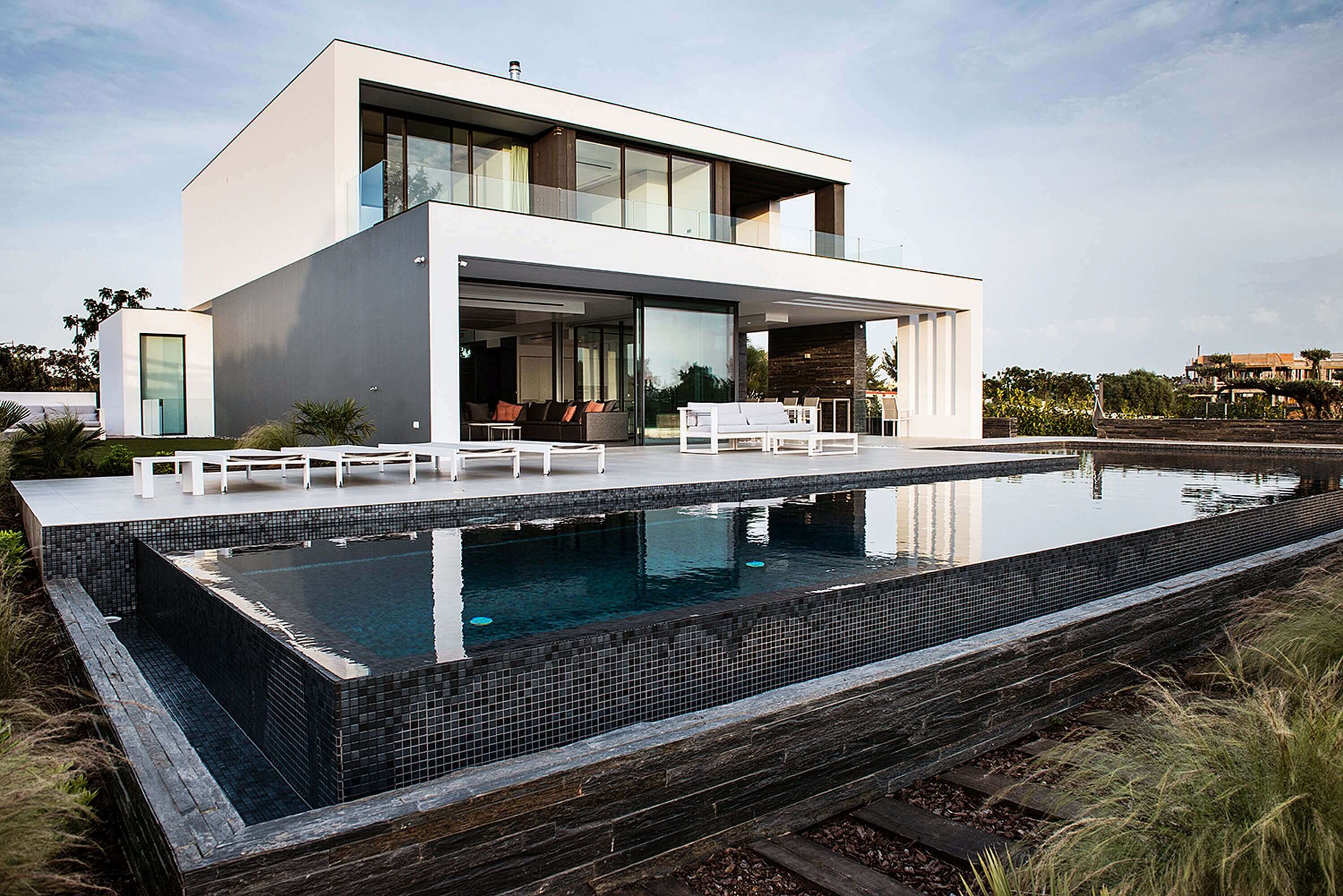 Villa Colinas do Golfe - Magnífica Villa de 5 Quartos com Piscina, Sauna, Wifi, Sala de Jogos e Churrasqueira