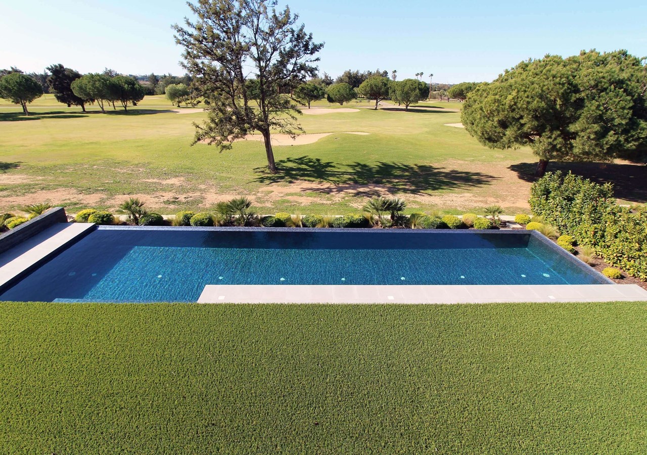 Private infinity pool in luxury villa