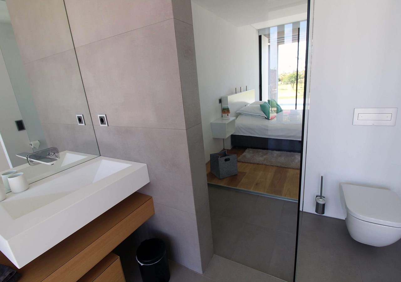 En-suite bathroom