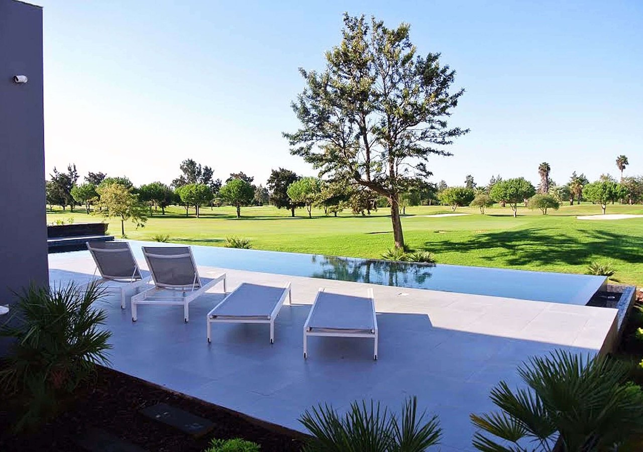 Private infinity pool in luxury villa