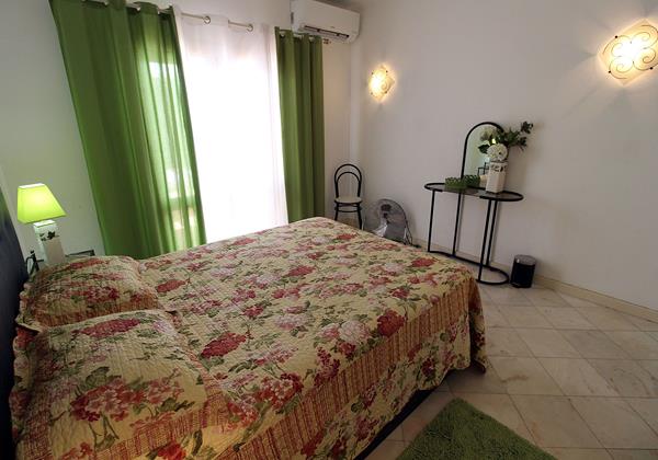 Air conditioned double bedroom in Vilamoura