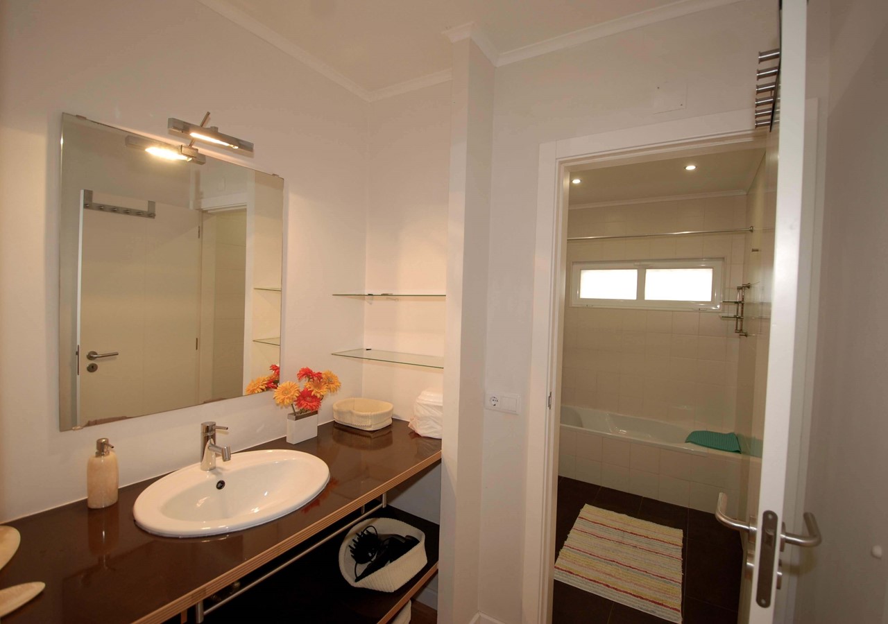 Basin Area Of Ensuite To First Double Bedroom