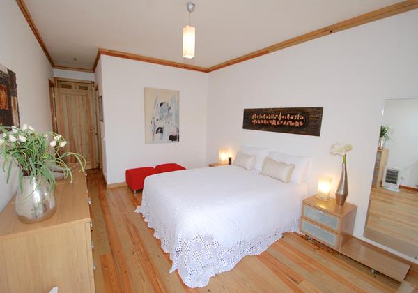 Double bedroom in beautiful apartment in São Martinho do Porto