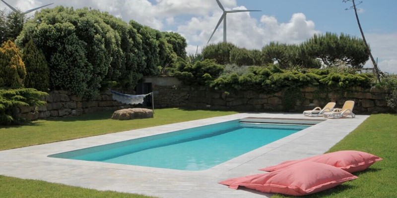 Private pool and relaxing garden in Ericeira holiday home