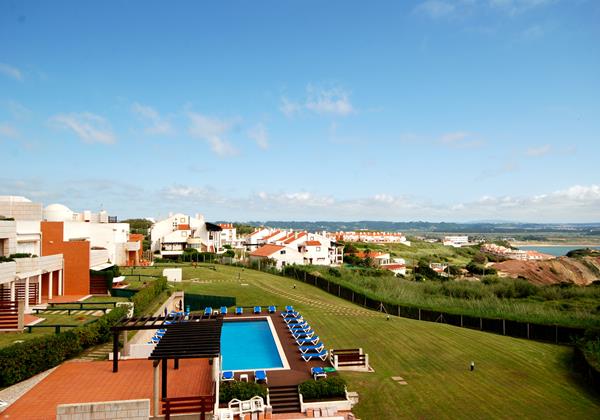 View over São Martinho do Porto bay