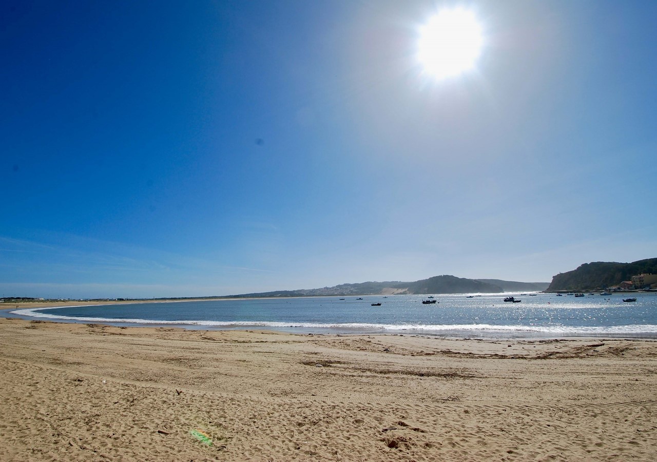São Martinho do Porto sunny beach