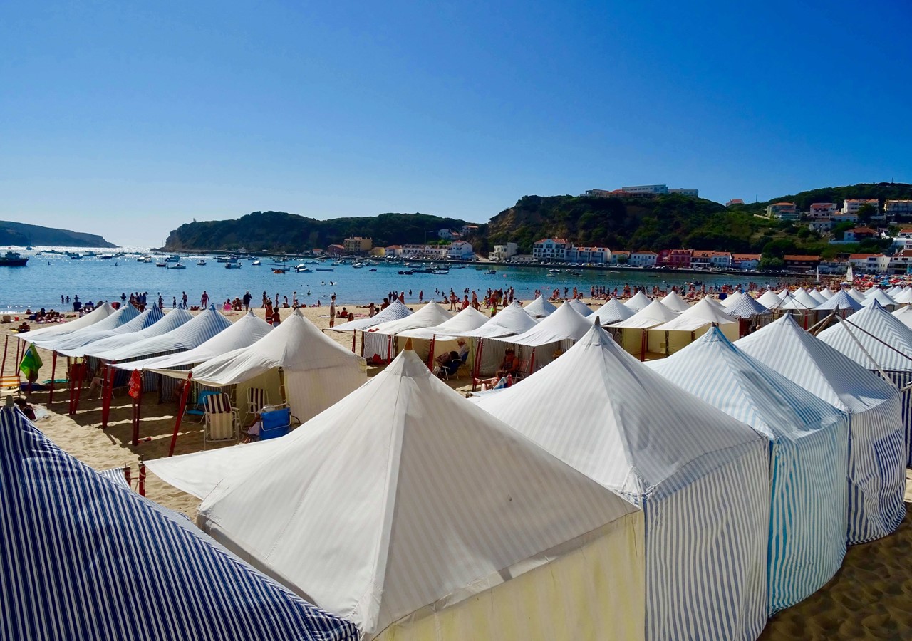 Sao Martinho Do Porto Beach