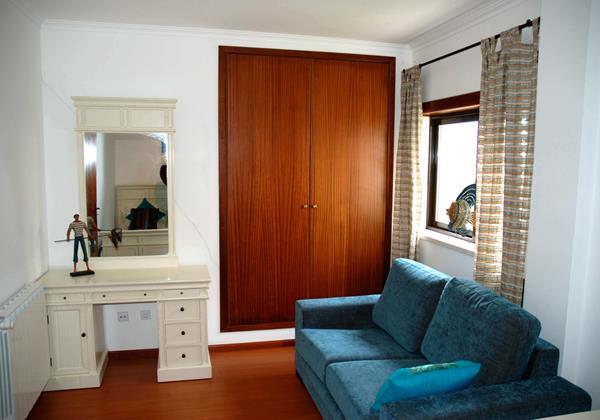 Twin Bedroom 2