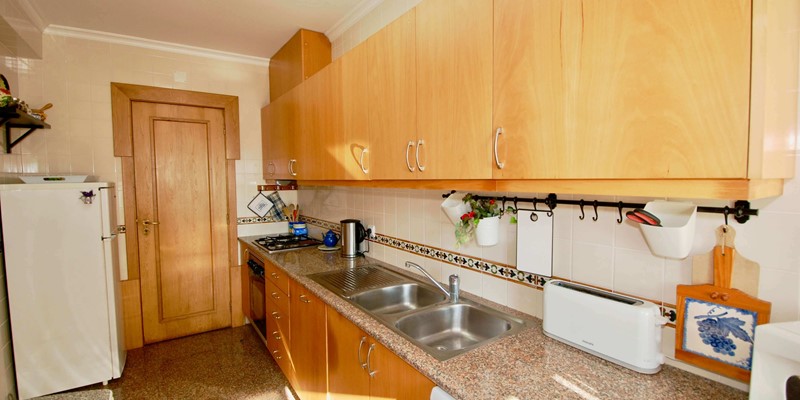 Fully equipped kitchen