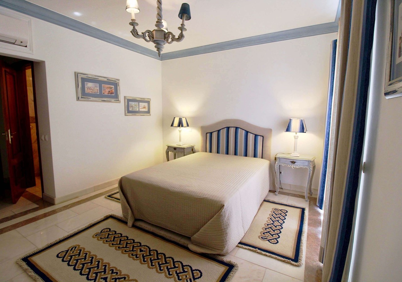 Double Bedroom with en-suite bathroom