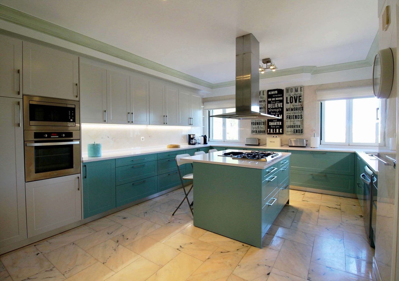 Well equipped kitchen