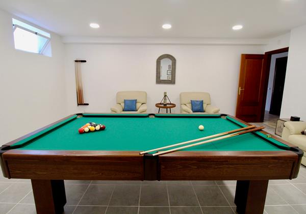 Pool table in holiday home