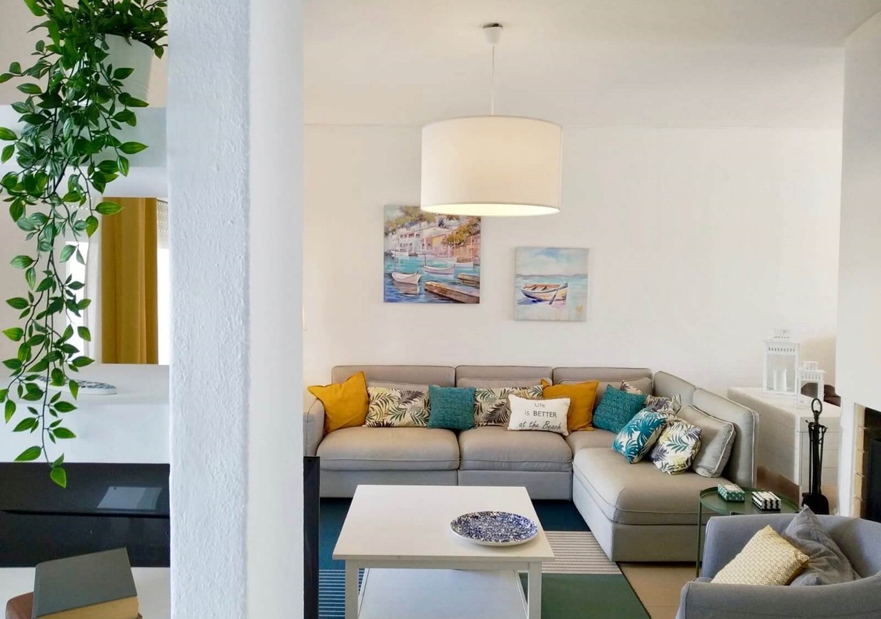 Comfortable and well decorated lounge with free Wi-Fi