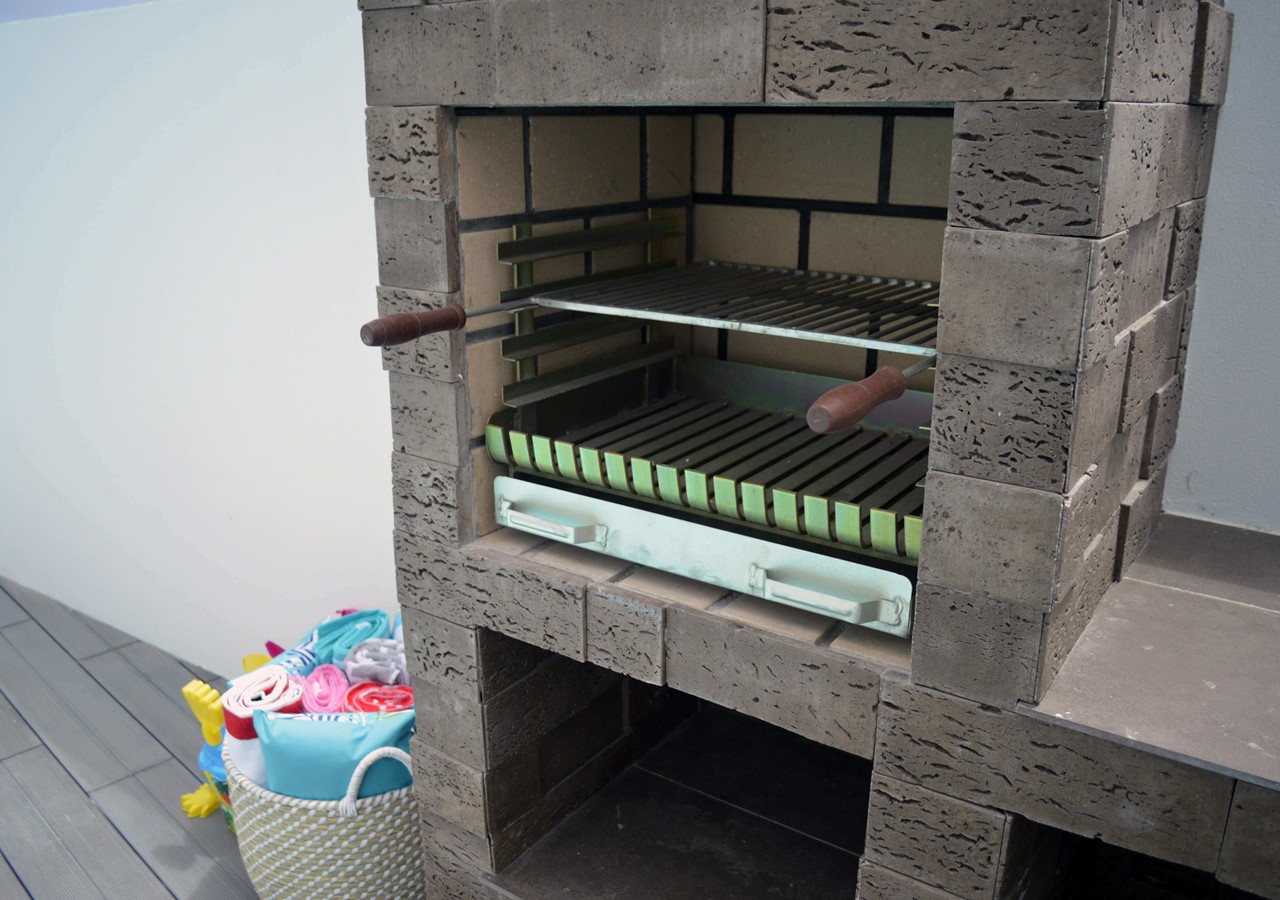 Private barbecue in holiday villa in the Silver Coast