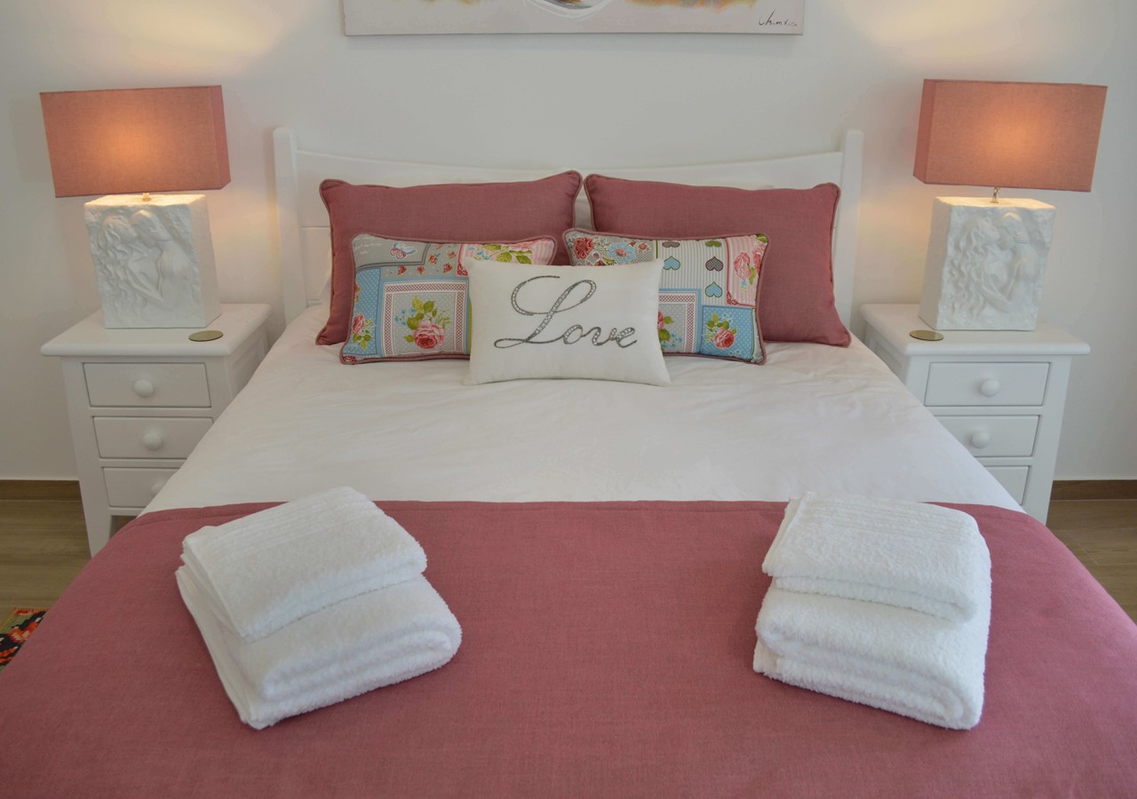 Master double bedroom in holiday home for rent