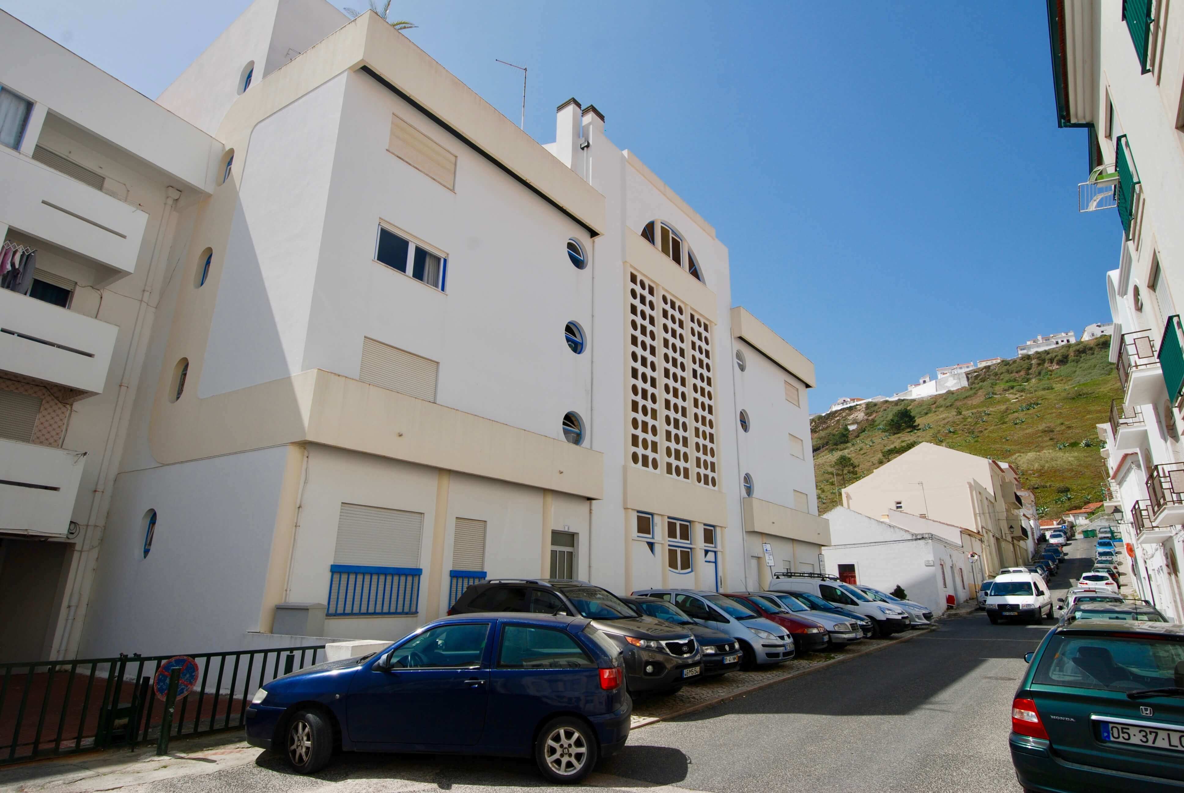 Starboard - Grande apartamento central na Nazaré que pode acomodar 6 pessoas, apenas a 250 metros da praia