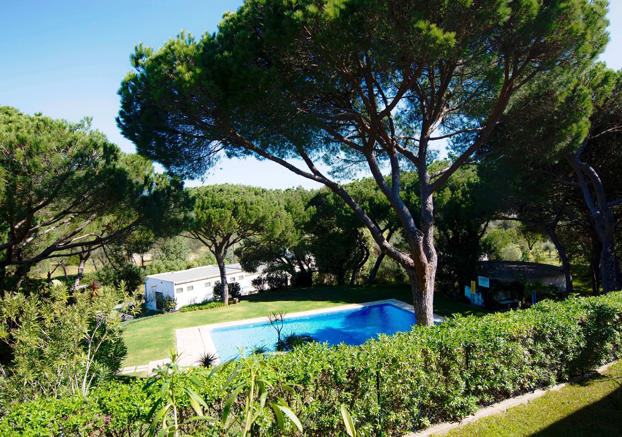 Pool area of Townhouse 4 km from Vilamoura