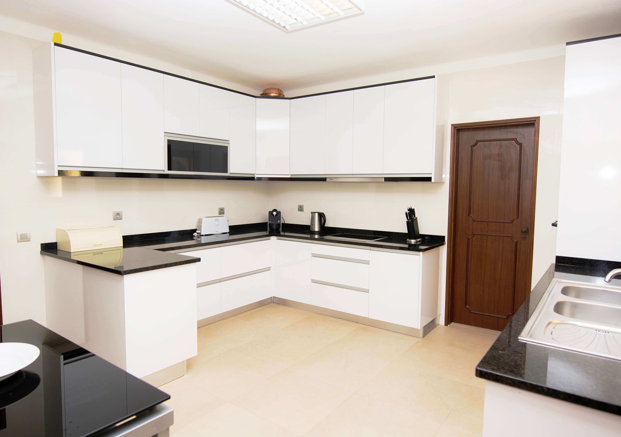 Fully equipped kitchen