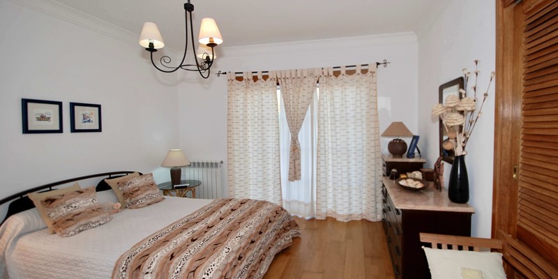 Bedroom With Access To Gardens