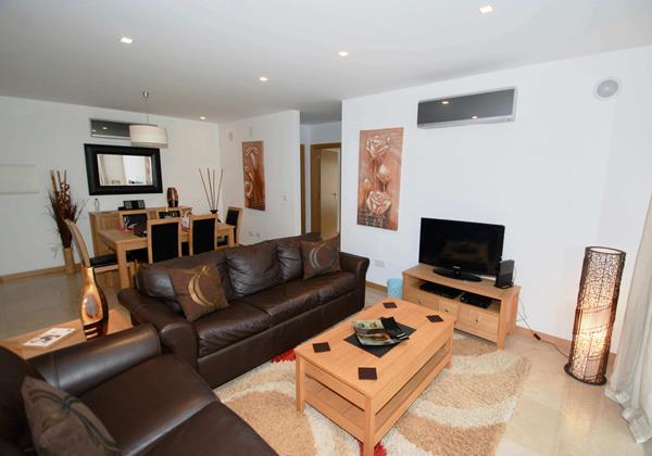 Lounge With TV DVD And Free Wi Fi