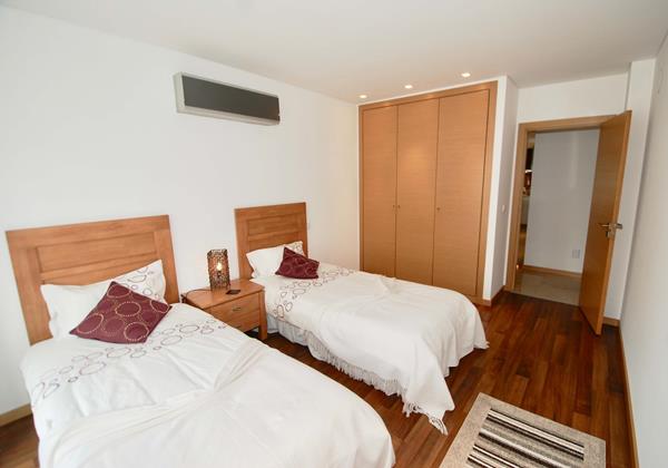 Twin Bedroom With Closet