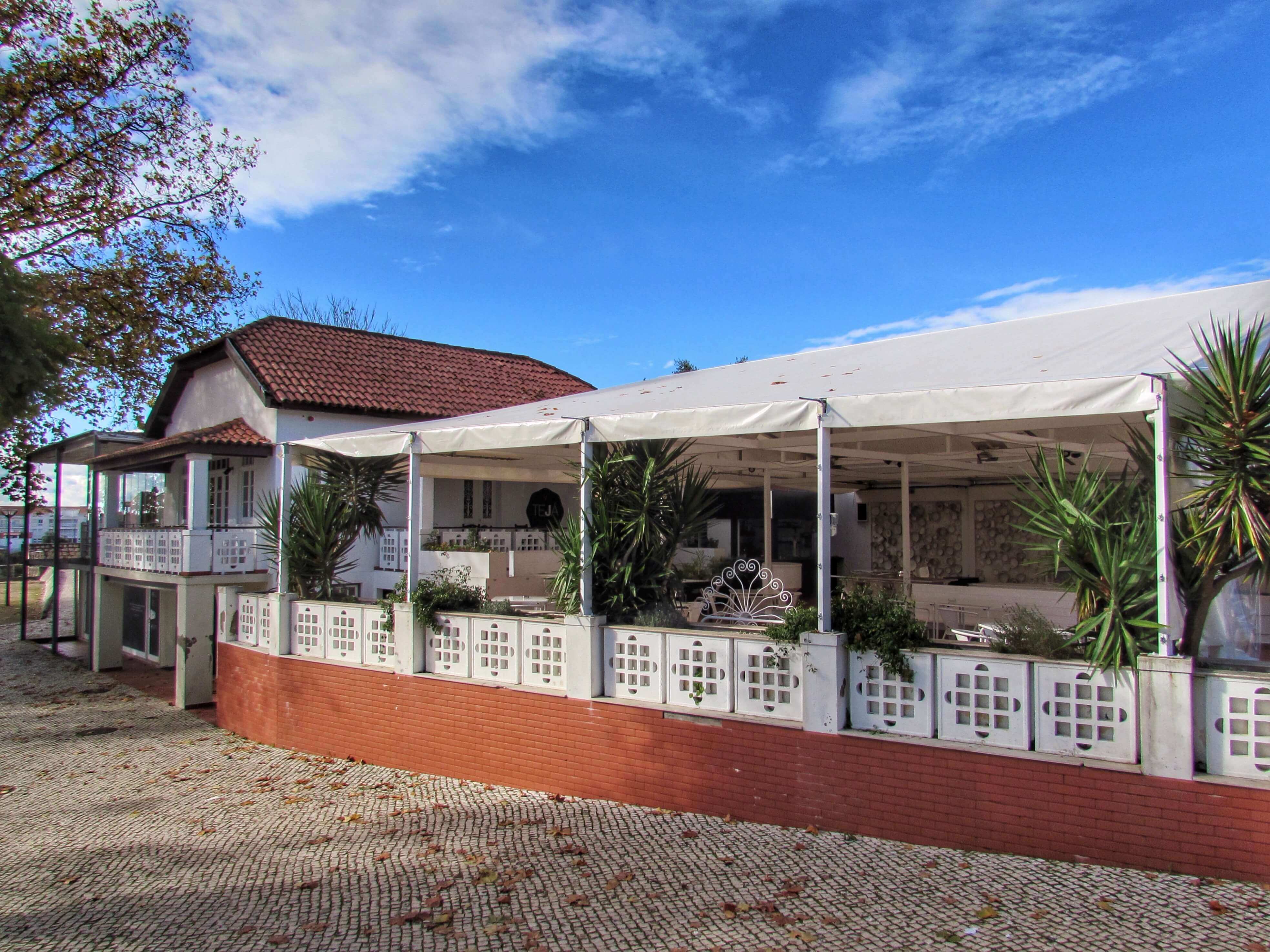 Teja Restaurant In Portas Do Sol