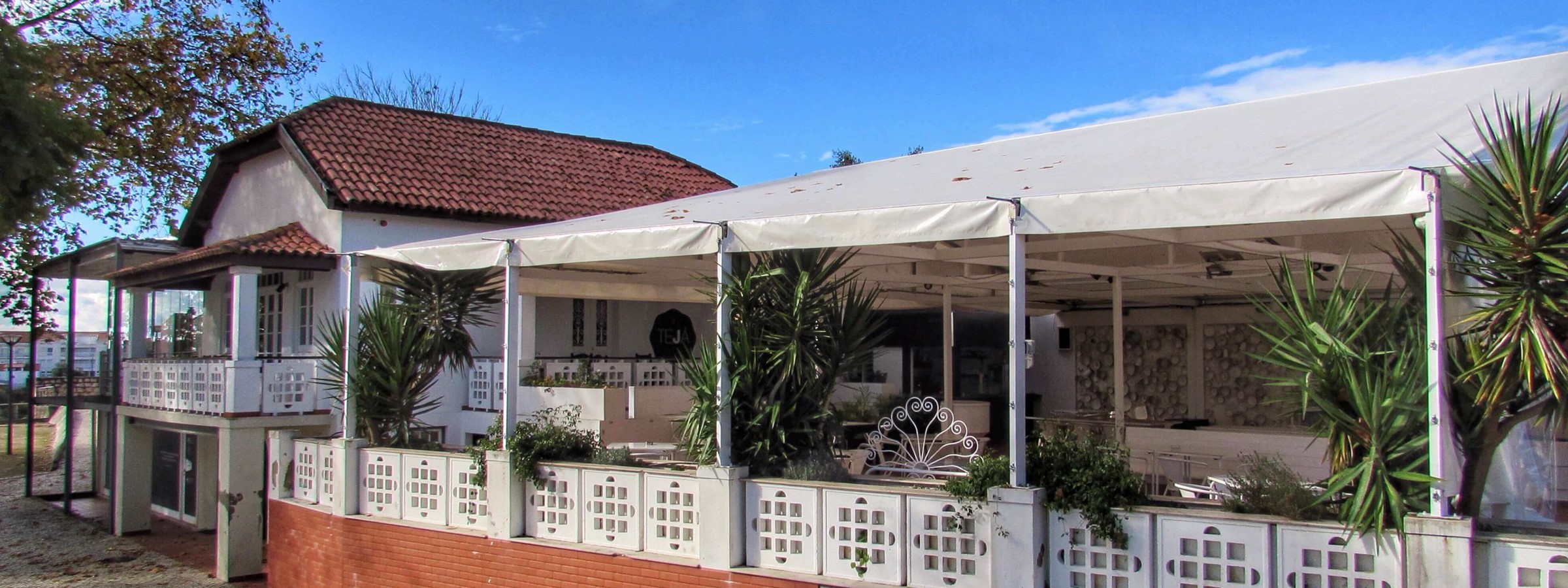Teja Restaurant In Portas Do Sol