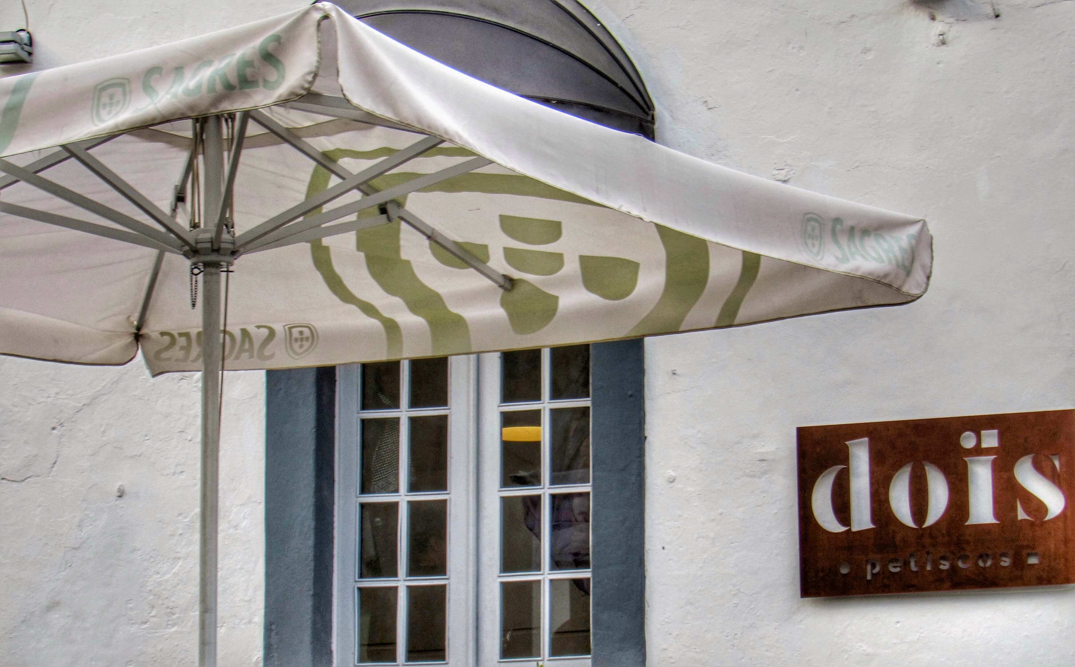 Dine At Dois Petiscos