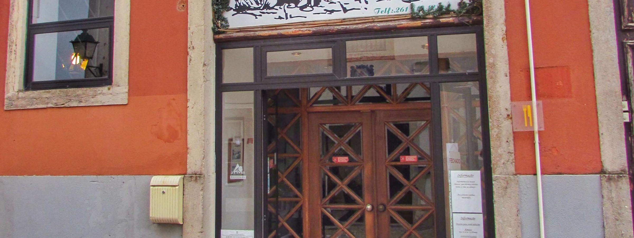 Dine Family Style At A Toca Da Raposa In Mafra