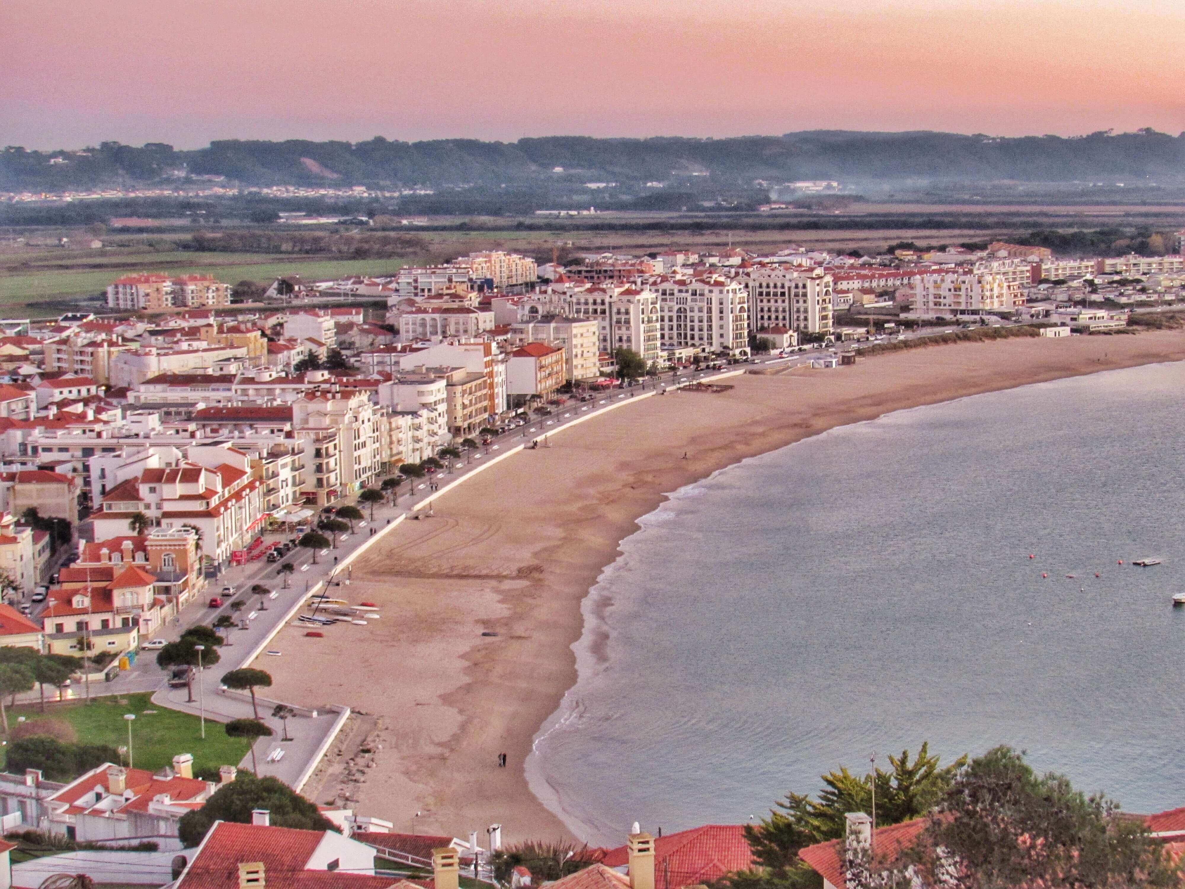 Beachfront Dining Options In Sao Martinho Do Porto