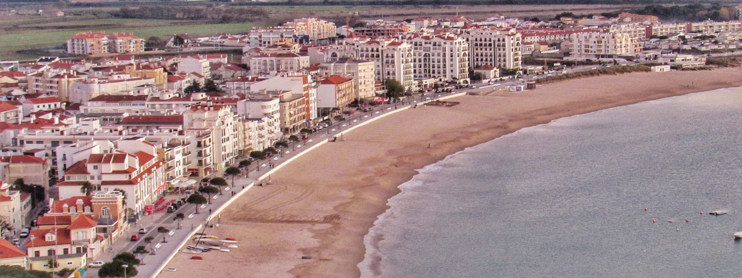 Beachfront Dining Options In Sao Martinho Do Porto