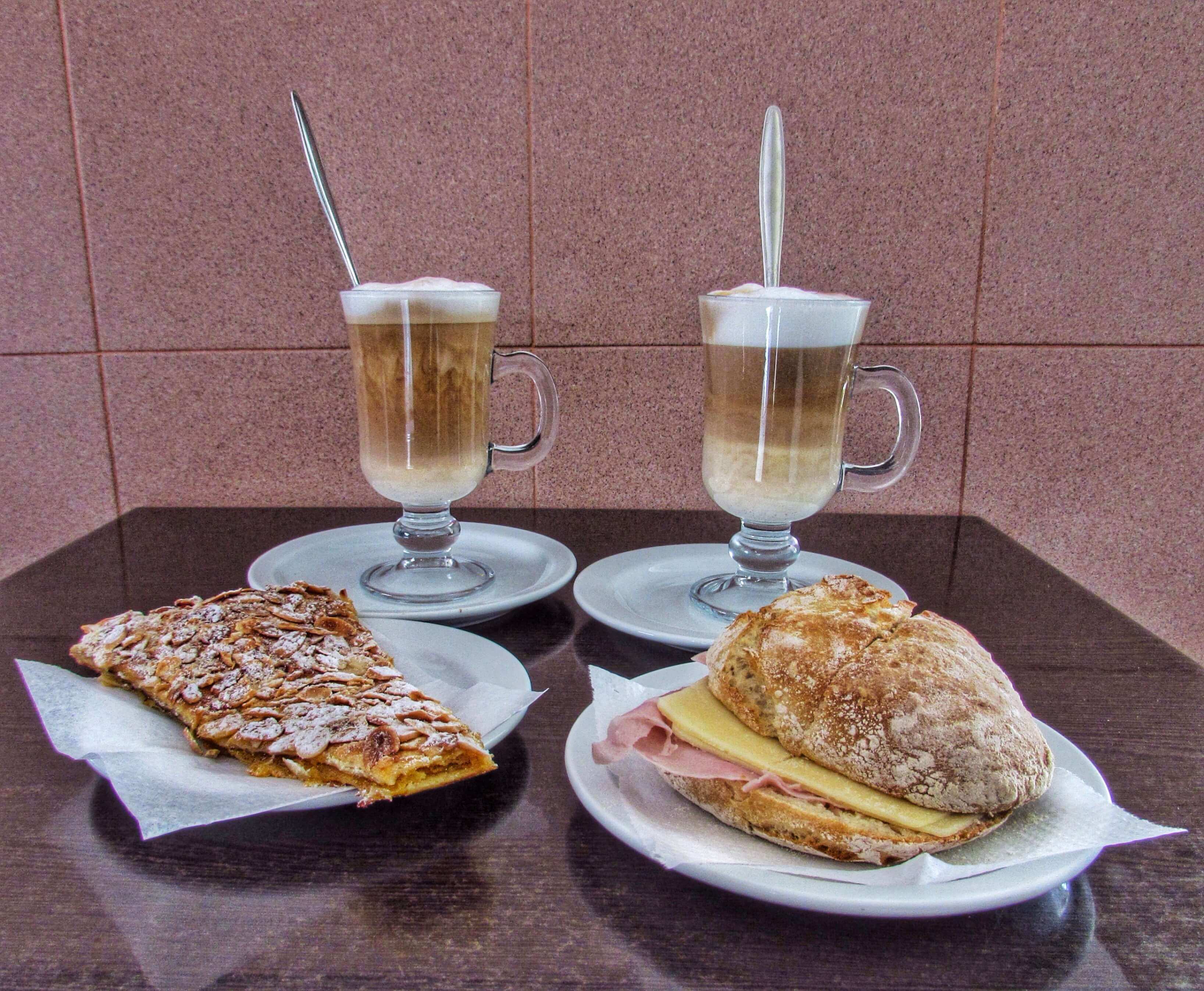 Many Cafes To Quench Your Thirst In Sao Martinho Do Porto