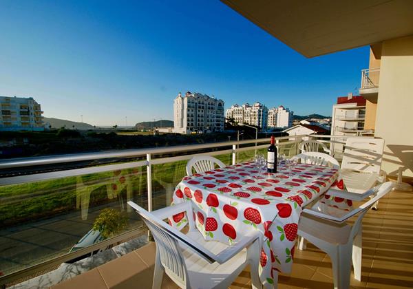 Balcony with dining area