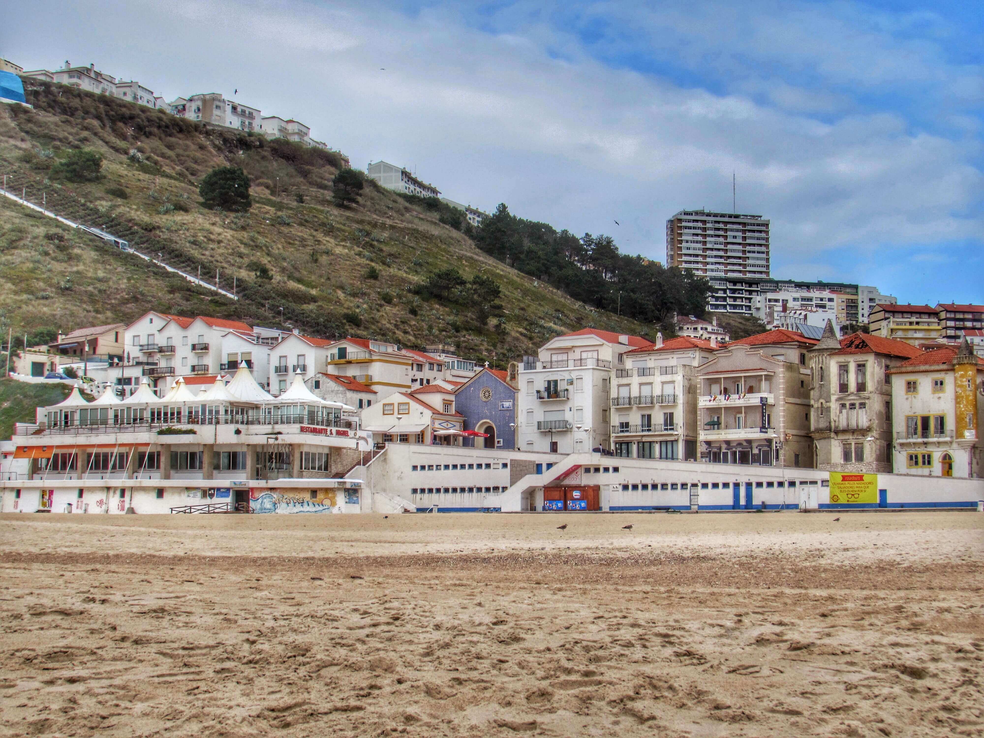 Seaside Dining On Nazares Promenade