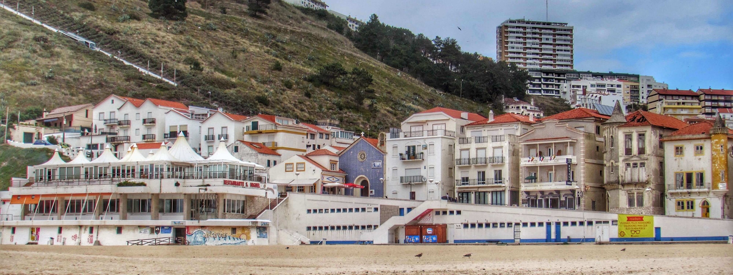 Seaside Dining On Nazares Promenade