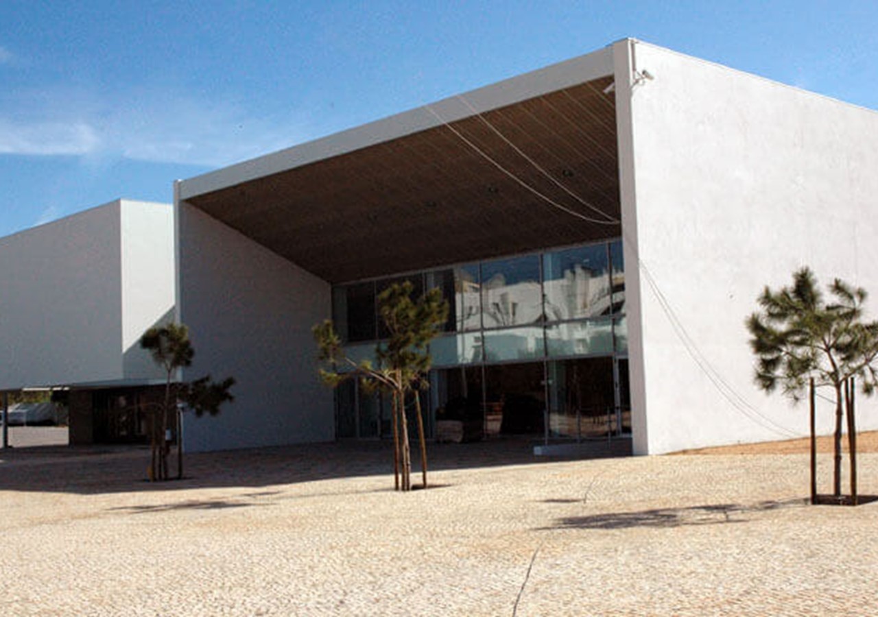 Piscinas Municipais De Quarteira